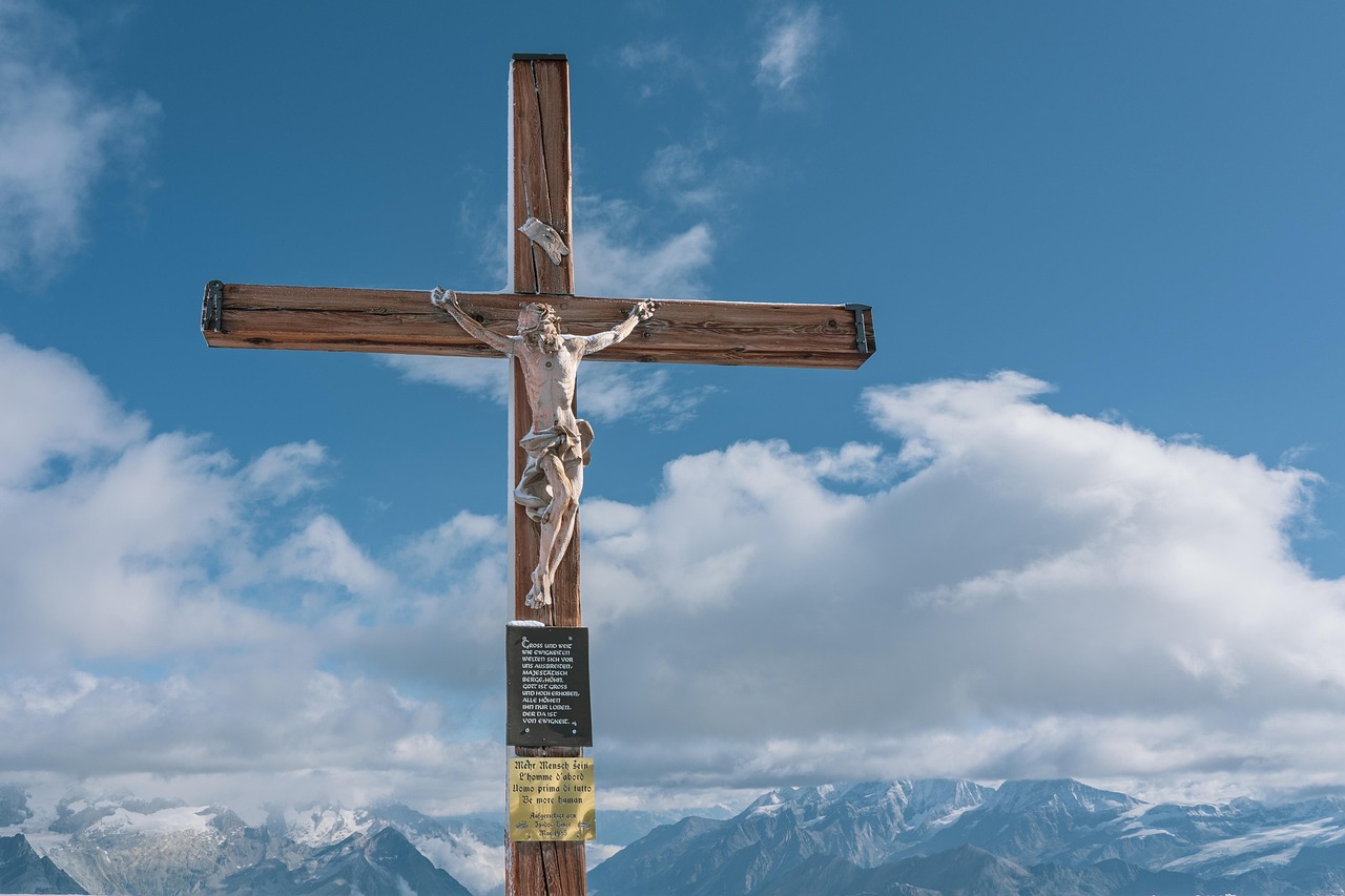 在线双语服务团队：竞博电竞app详情下载教程