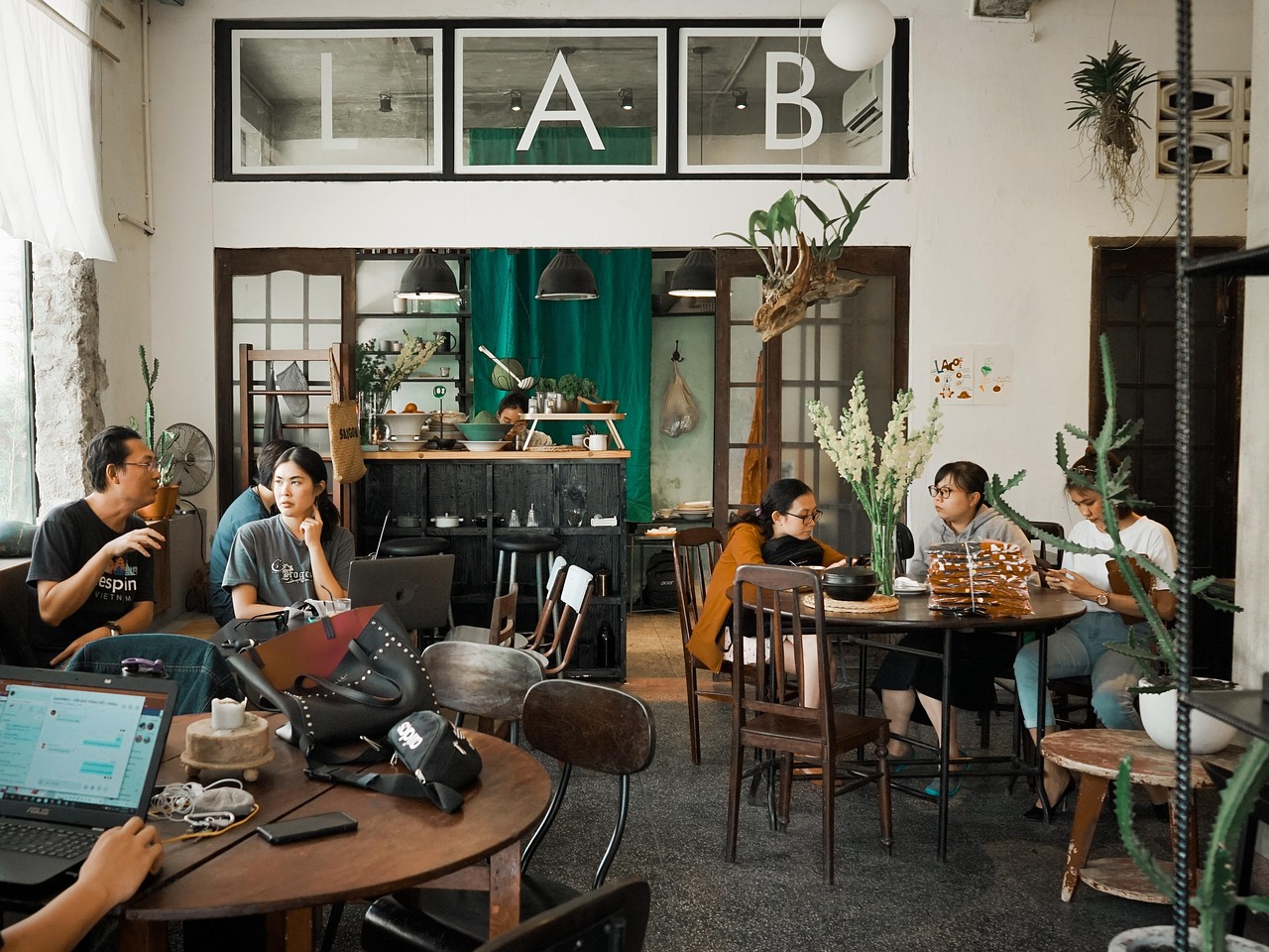 话机世界实名账号：空港区代理记账服务平台